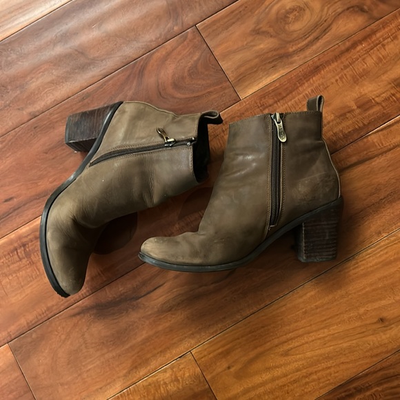 Ankle boots - Picture 2 of 3